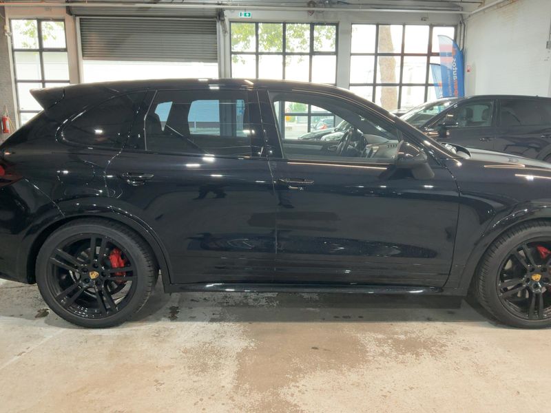 Porsche Cayenne GTS 2014 – снимка 10