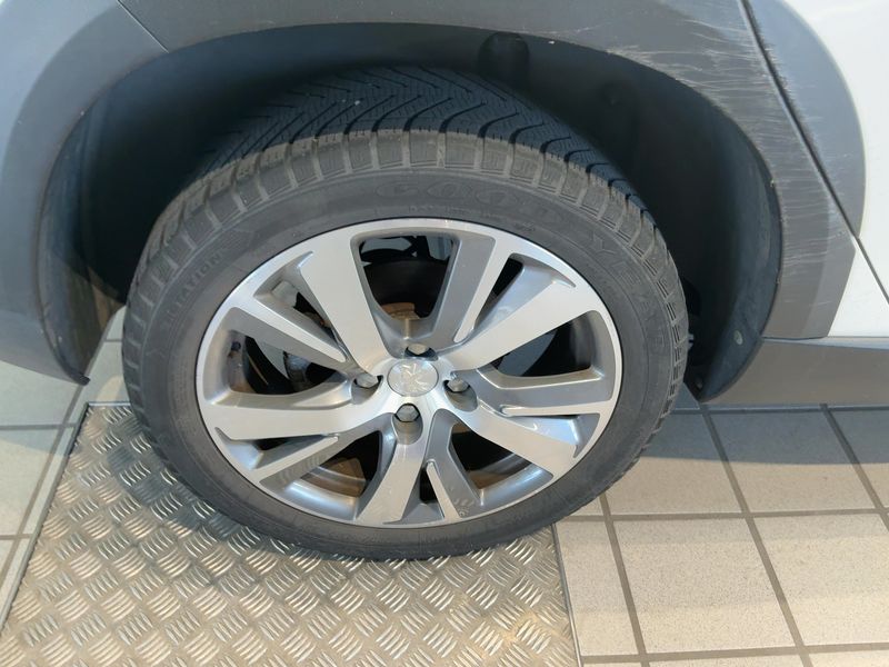Peugeot 2008 1.2 PureTech Allure 2018 – снимка 9