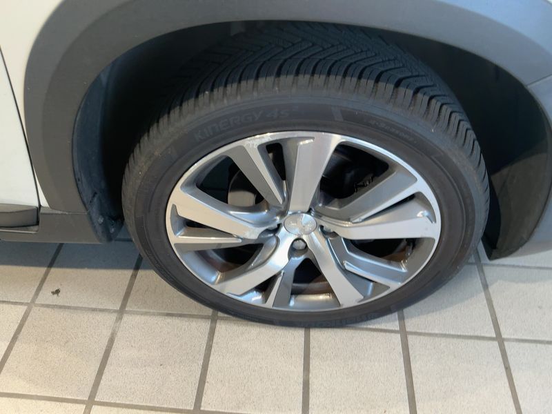 Peugeot 2008 1.2 PureTech Allure 2018 – снимка 11