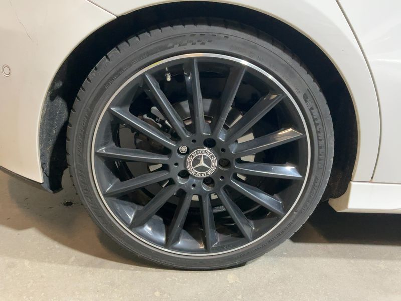 Mercedes-Benz A-Klasse A 250 4Matic AMG Line 2019 – снимка 9