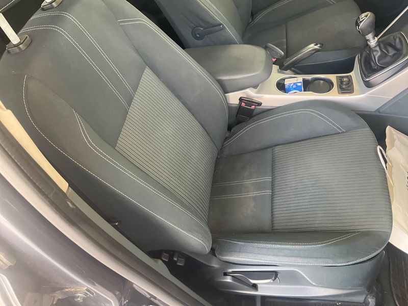 Ford C-Max 1.6 TDCi Titanium 2012 – снимка 30
