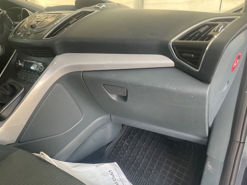 Ford C-Max 1.6 TDCi Titanium 2012 – снимка 31