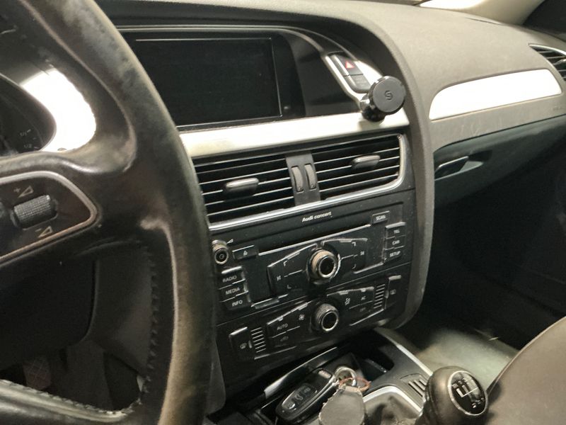 Audi A4 2.0 TDI Ambiente 2010 – снимка 33