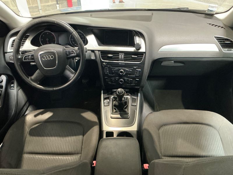 Audi A4 2.0 TDI Ambiente 2010 – снимка 17
