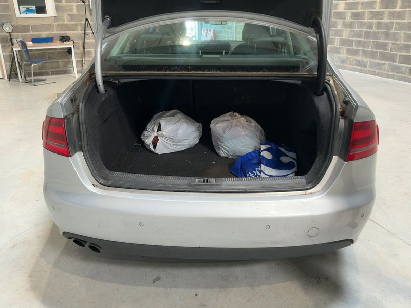 Audi A4 2.0 TDI Ambiente 2010 – снимка 15