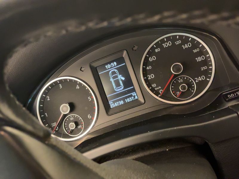 Volkswagen Tiguan 2.0 TDI Sport & Style 4Motion 2011 – снимка 18