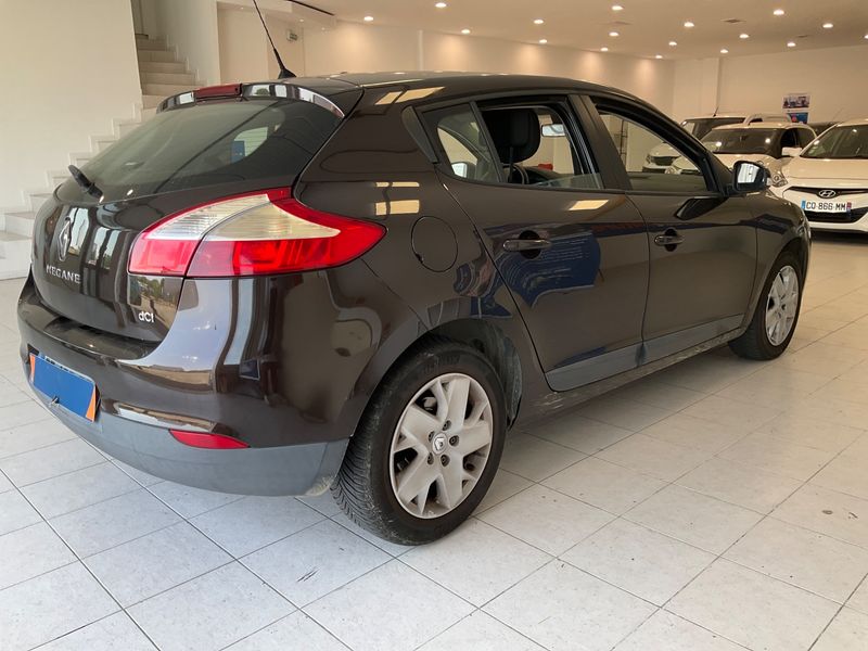 Renault Megane 1.5 dCi Expression 2012 – снимка 2