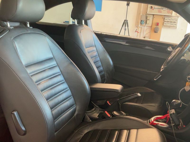 Volkswagen Beetle 2.0 TSI Sport 2011 – снимка 16