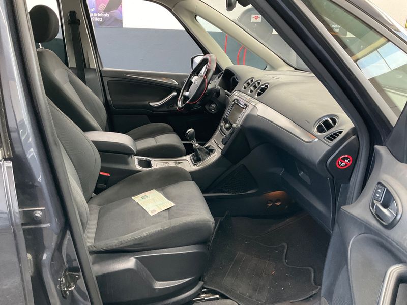 Ford Galaxy 2.0 TDCi Titanium 2009 – снимка 3