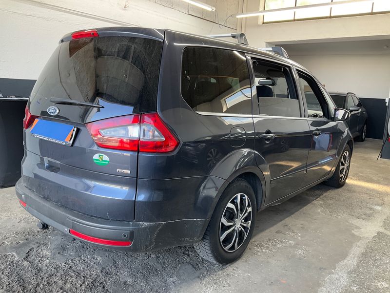 Ford Galaxy 2.0 TDCi Titanium 2009 – снимка 2