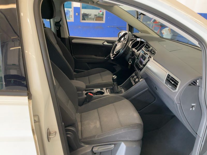 Volkswagen Touran 1.2 TSI Comfortline BlueMotion Tech 2016 – снимка 17