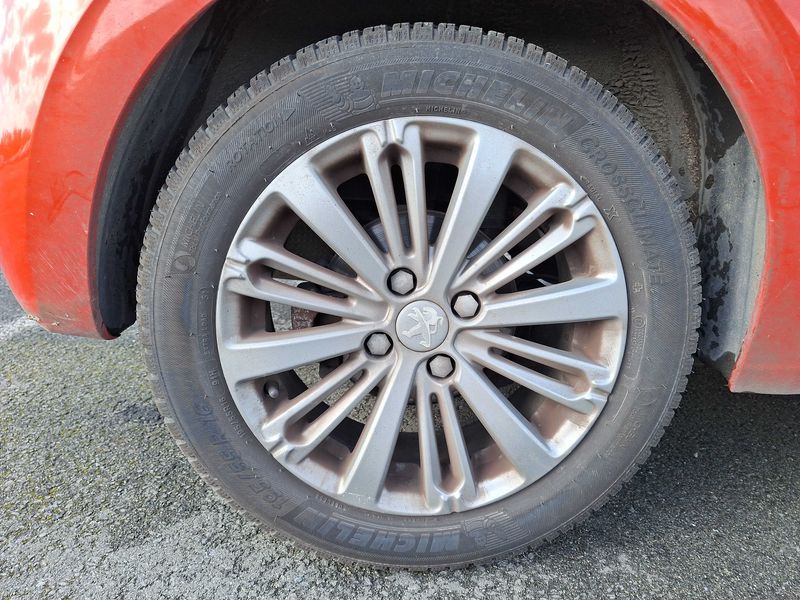 Peugeot 208 1.2 PureTech Allure 2017 – снимка 41