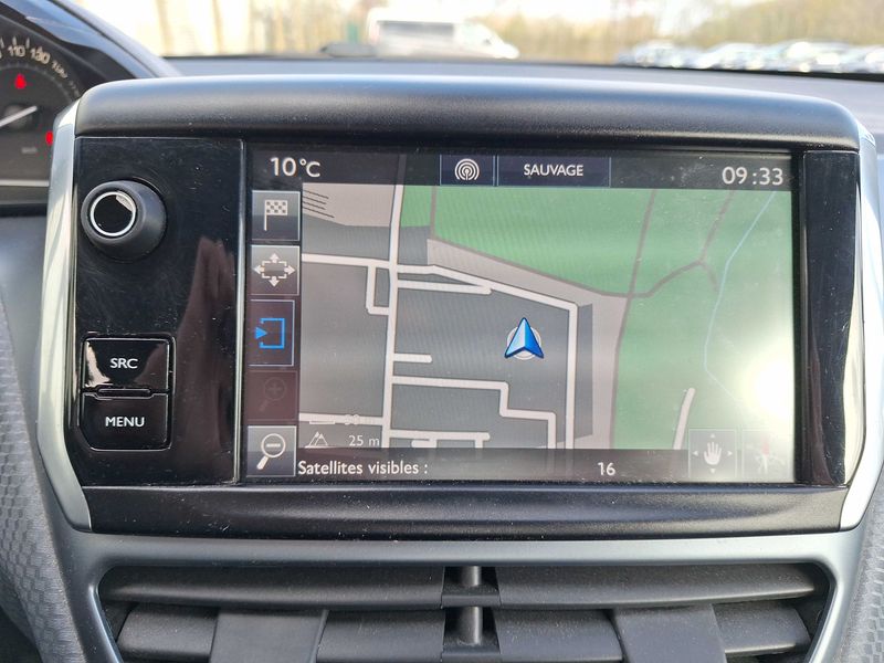 Peugeot 208 1.2 PureTech Allure 2017 – снимка 13