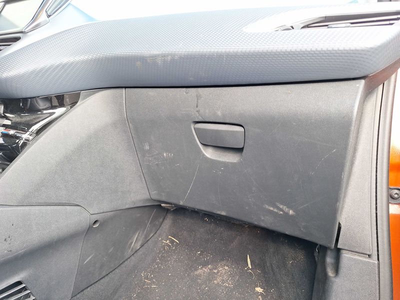 Peugeot 208 1.2 PureTech Allure 2017 – снимка 57