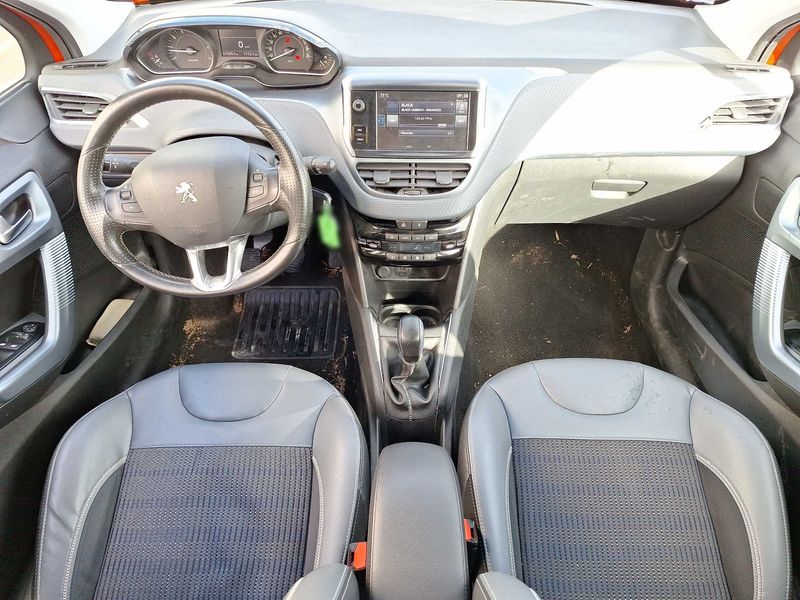 Peugeot 208 1.2 PureTech Allure 2017 – снимка 11