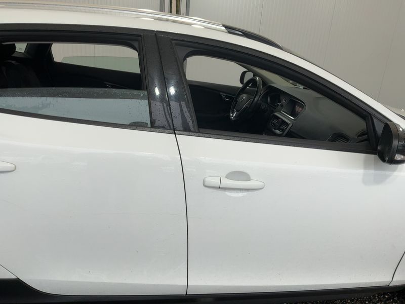 Volvo V40 Cross Country 2.0 D2 Plus 2019 – снимка 10