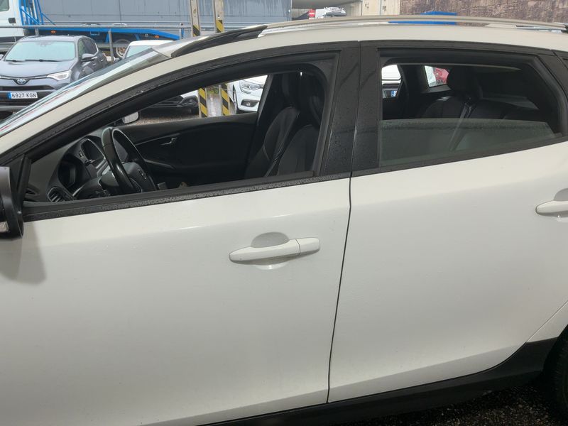 Volvo V40 Cross Country 2.0 D2 Plus 2019 – снимка 4