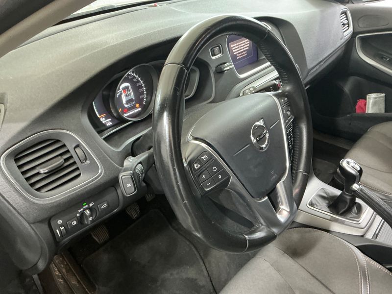 Volvo V40 Cross Country 2.0 D2 Plus 2019 – снимка 27