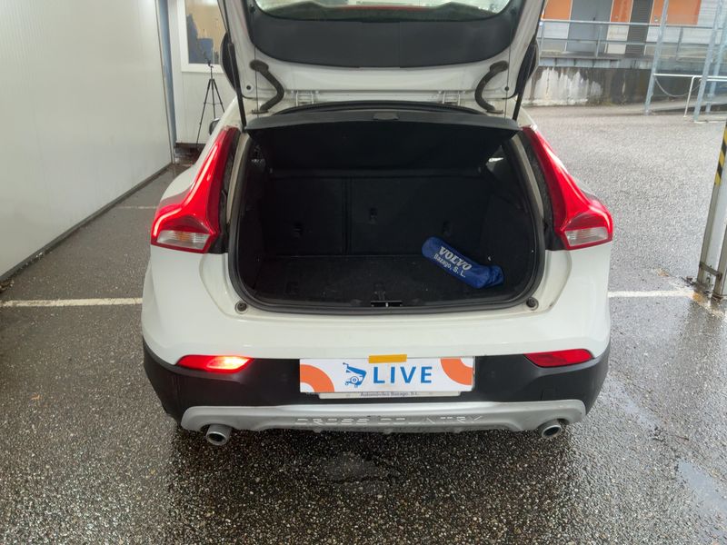 Volvo V40 Cross Country 2.0 D2 Plus 2019 – снимка 15