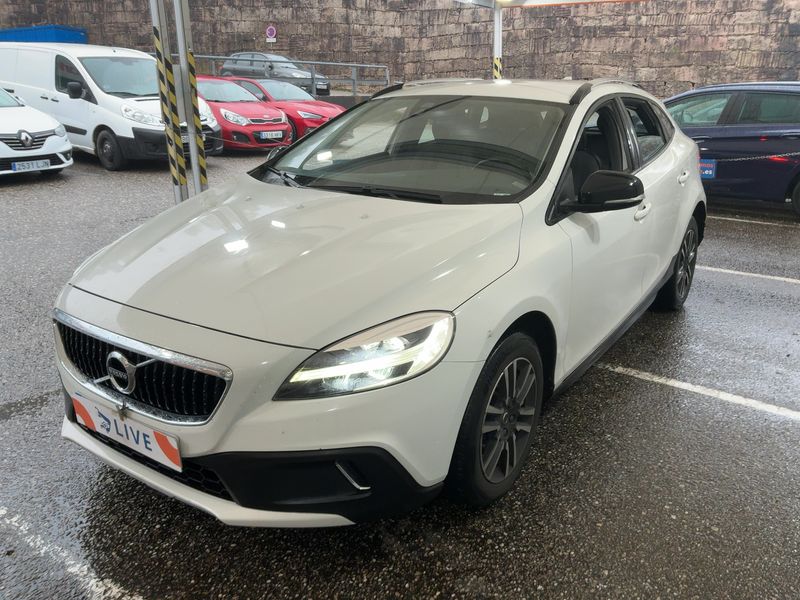 Volvo V40 Cross Country 2.0 D2 Plus 2019 – снимка 1