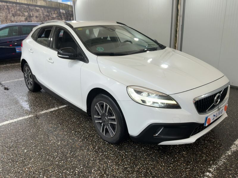 Volvo V40 Cross Country 2.0 D2 Plus 2019 – снимка 12