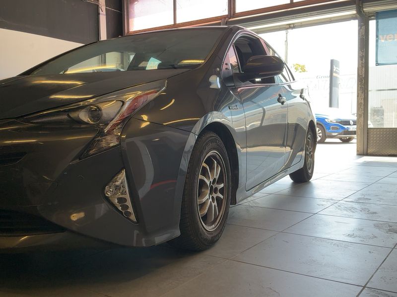 Toyota Prius 1.8 Hybrid Dynamic 2016 – снимка 2