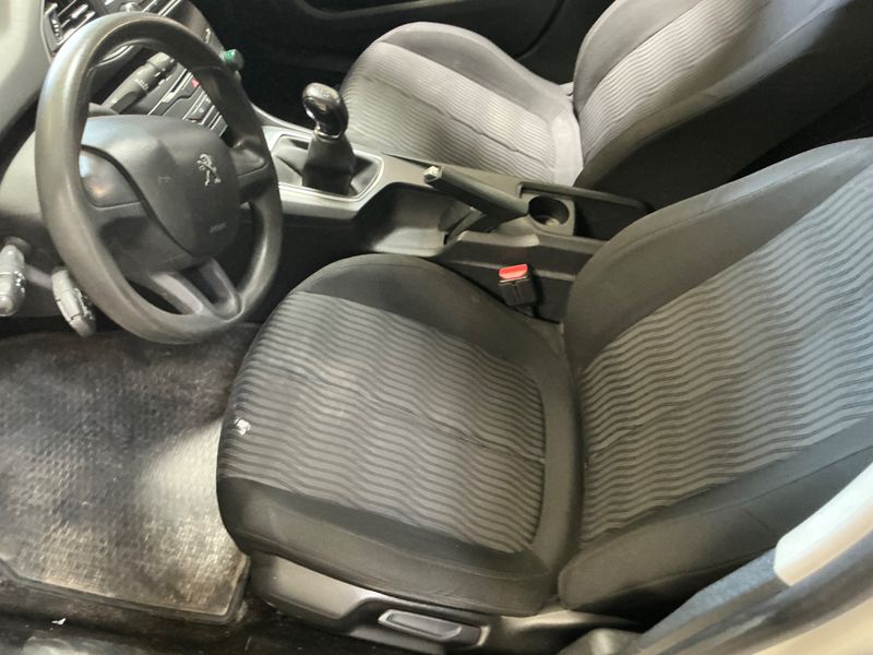 Peugeot 308 1.6 Blue-HDi Premium 2016 – снимка 28
