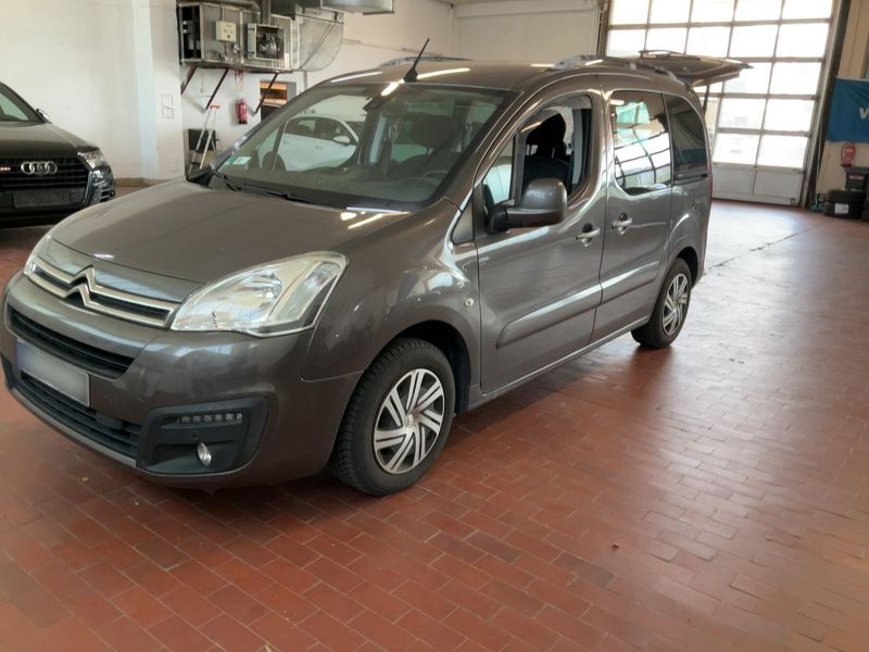 Citroen Berlingo 1.6 Blue-HDi Selection 2017 – снимка 2