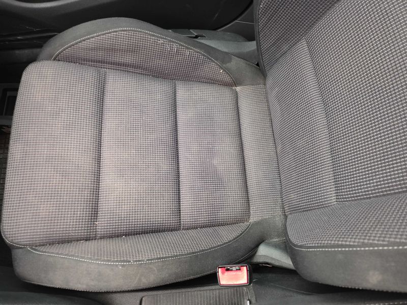 Volkswagen Golf VI 1.6 TDI 2009 – снимка 39