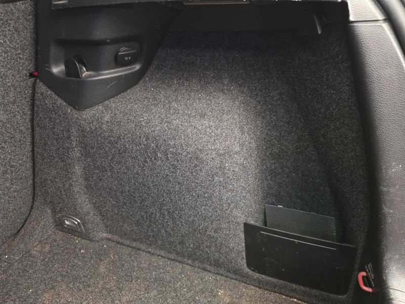 Volkswagen Golf VI 1.6 TDI Confortline 2009 – снимка 39