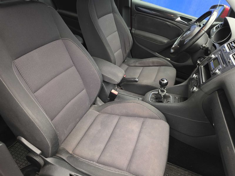 Volkswagen Golf VI 1.6 TDI 2009 – снимка 10