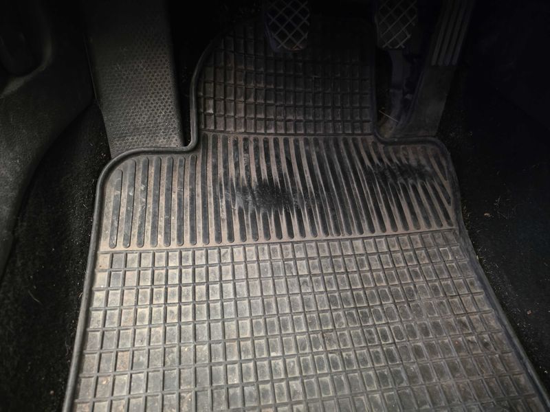 Volkswagen Golf VI 1.6 TDI 2009 – снимка 38