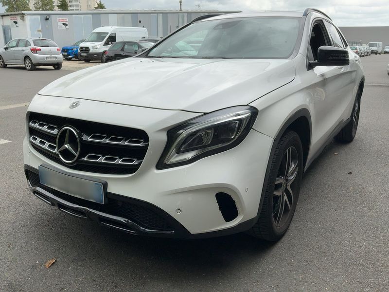 Mercedes-Benz GLA-Klasse GLA 180 Sensation 2018 – снимка 1