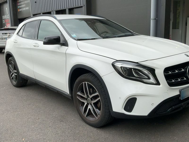 Mercedes-Benz GLA-Klasse GLA 180 Sensation 2018 – снимка 12