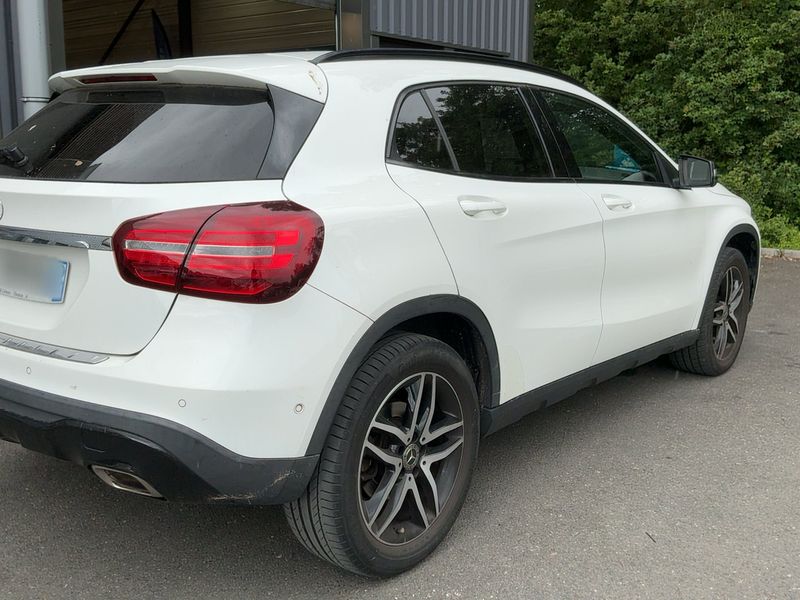 Mercedes-Benz GLA-Klasse GLA 180 Sensation 2018 – снимка 8