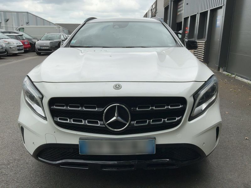 Mercedes-Benz GLA-Klasse GLA 180 Sensation 2018 – снимка 14
