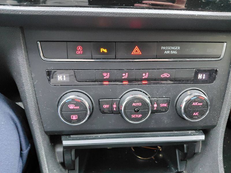Seat Leon 1.6 TDI Style 2014 – снимка 26