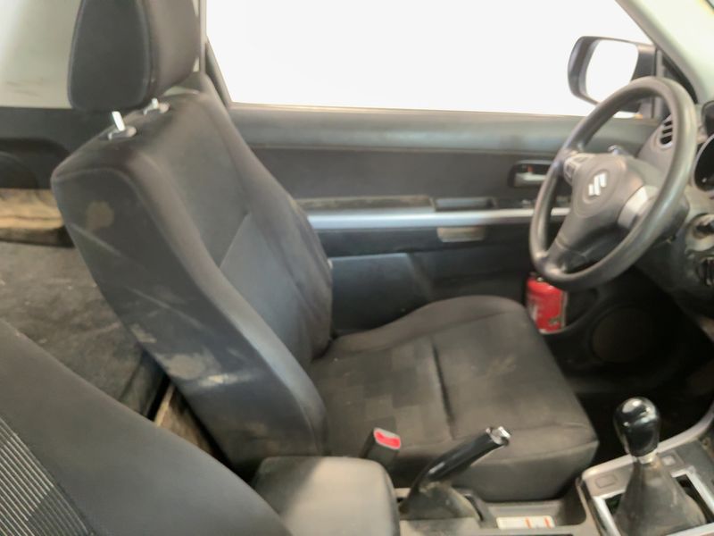 Suzuki Grand Vitara 1.9 DDiS Economy 2011 – снимка 19