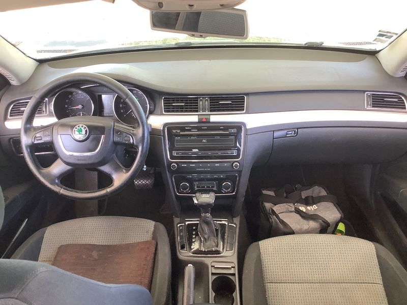 Skoda Superb 2.0 TDI Ambition 2012 – снимка 12