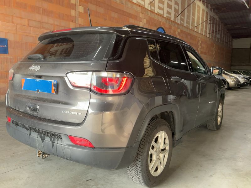 Jeep Compass 1.6 M-Jet Sport FWD 2018 – снимка 8