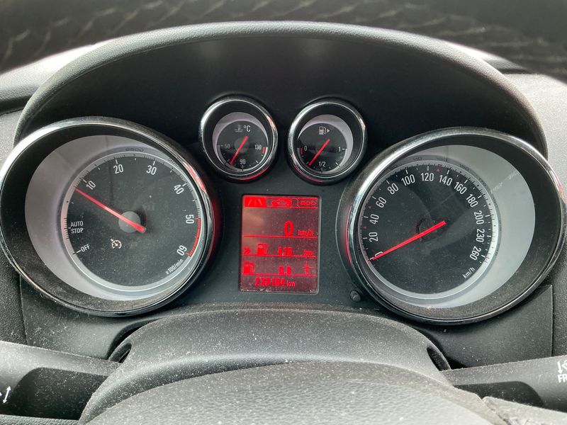 Opel Astra 1.6 CDTI DPF Edition 2015 – снимка 4