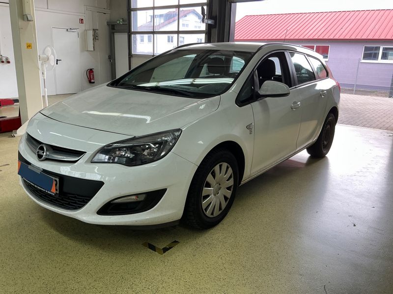 Opel Astra 1.6 CDTI DPF Edition 2015 – снимка 1
