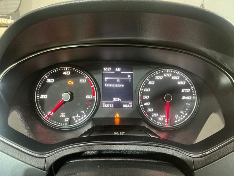 Seat Arona 1.6 TDI Style 2018 – снимка 18