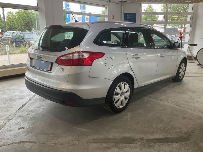 Ford Focus 1.6 Ti-VCT Trend 2011 – снимка 2