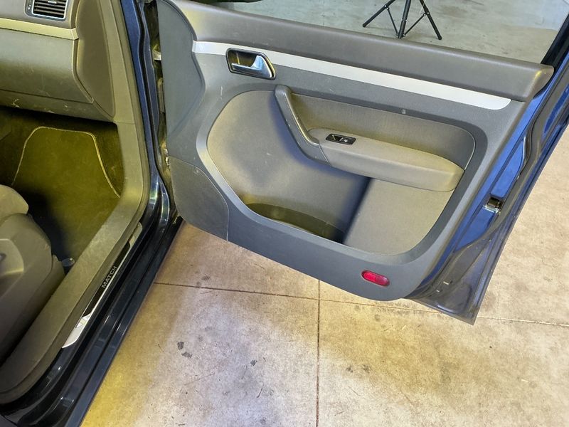 Volkswagen Touran 1.6 TDI Design Edition 2012 – снимка на щета 31