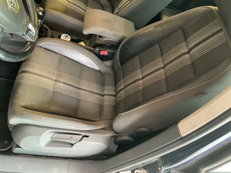 Volkswagen Touran 1.6 TDI Design Edition 2012 – снимка на щета 33