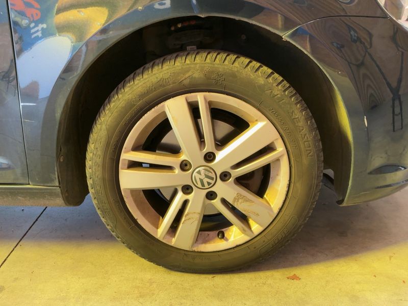 Volkswagen Touran 1.6 TDI Design Edition 2012 – снимка на щета 11