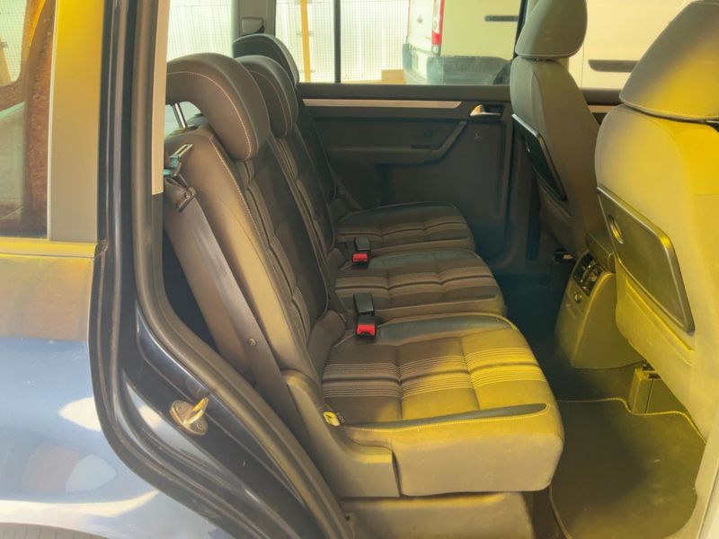 Volkswagen Touran 1.6 TDI Design Edition 2012 – снимка 19