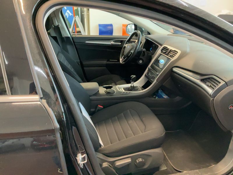 Ford Mondeo 2.0 TDCi Business Edition 2017 – снимка 17