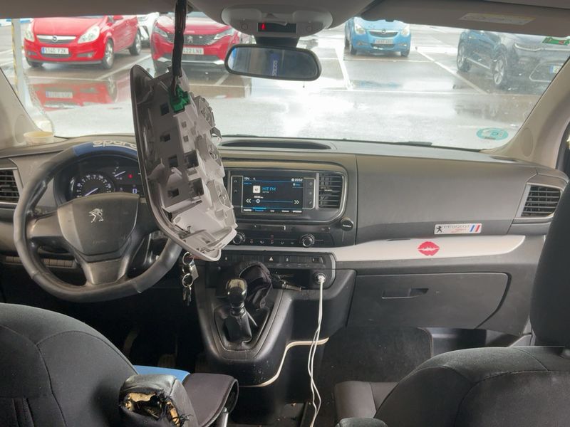 Peugeot Traveller 2.0 Blue-HDi Active L2 2018 – снимка 17